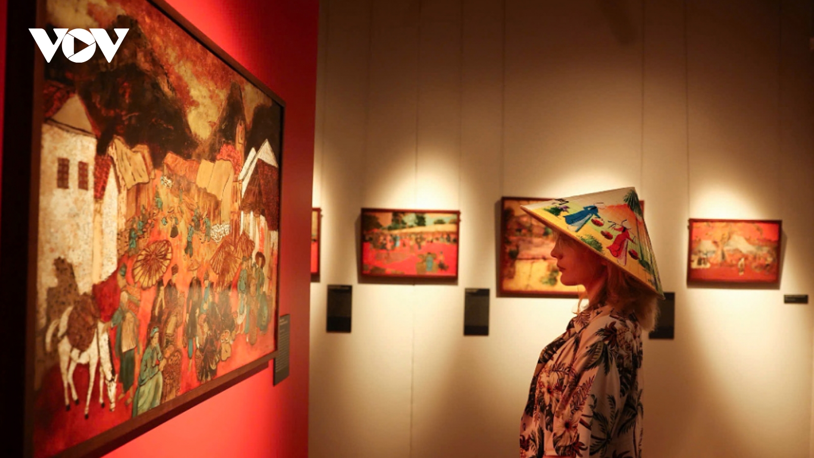 Vietnamese lacquer painting exhibition opens in Russia